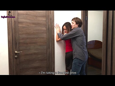 ❤️ מתווך סקסית מטלטל בחושניות את הכוס שלה ומזיין בזמן מכירת הדירה שלה - קרמפאי ❌ פורנו אצלנו ❌❤